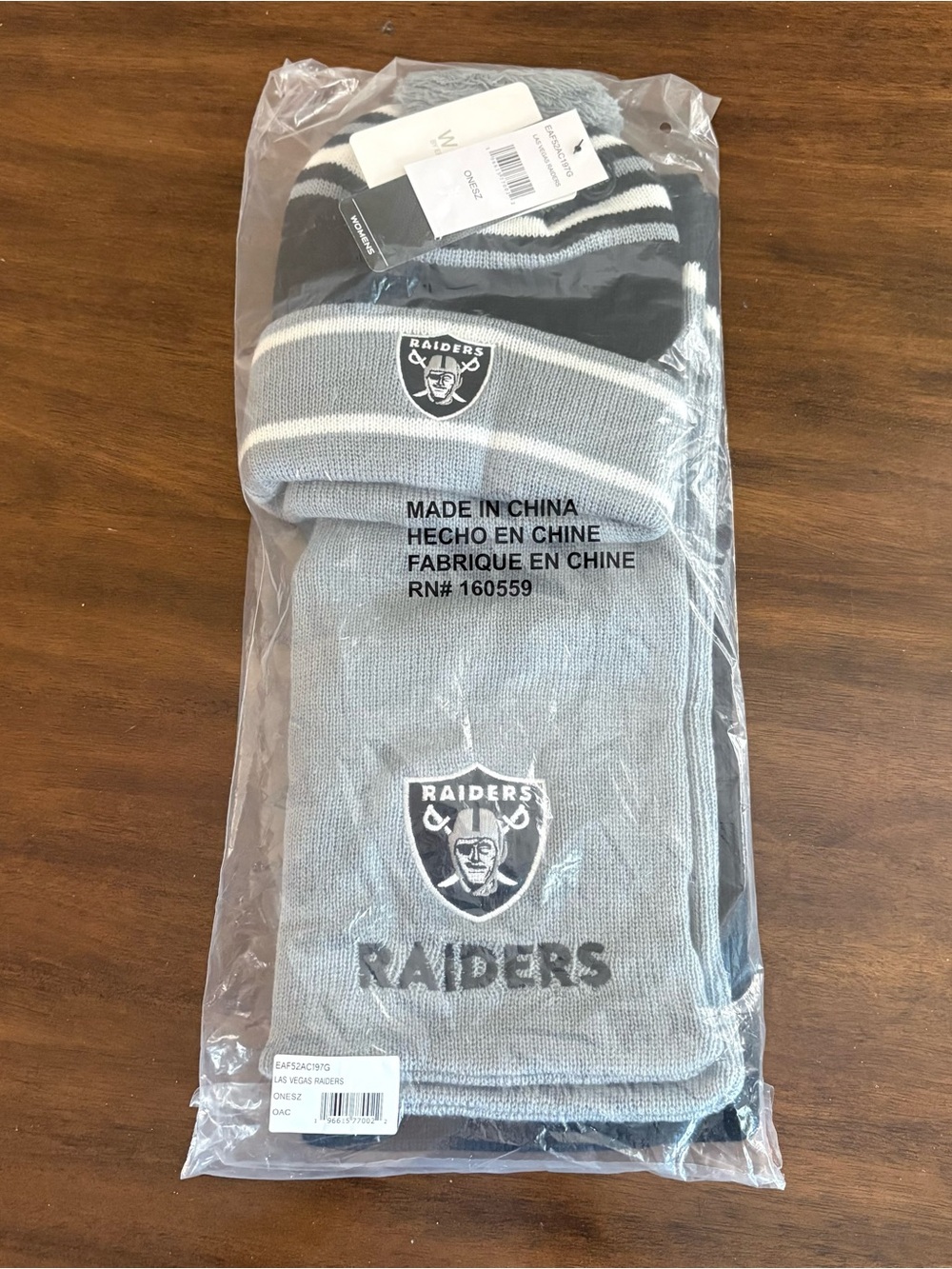 Fanatics New Raiders NFL Football Women’s Hat Scarf Set Winter